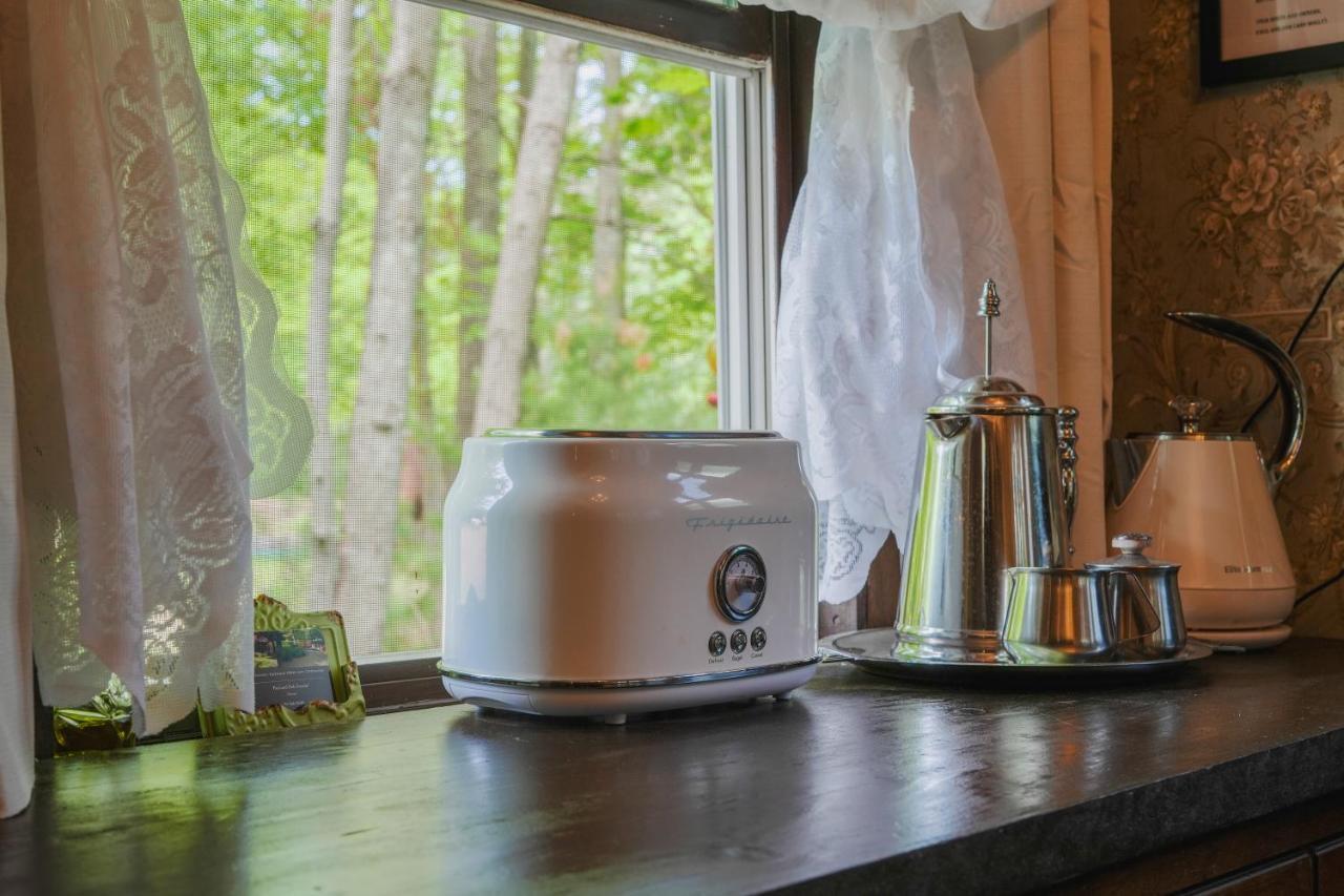 Vintage Wild West Tiny Hotel In The Woods! Pine City Экстерьер фото