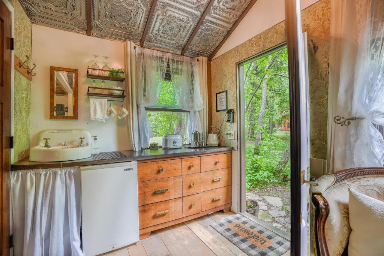 Vintage Wild West Tiny Hotel In The Woods! Pine City Экстерьер фото